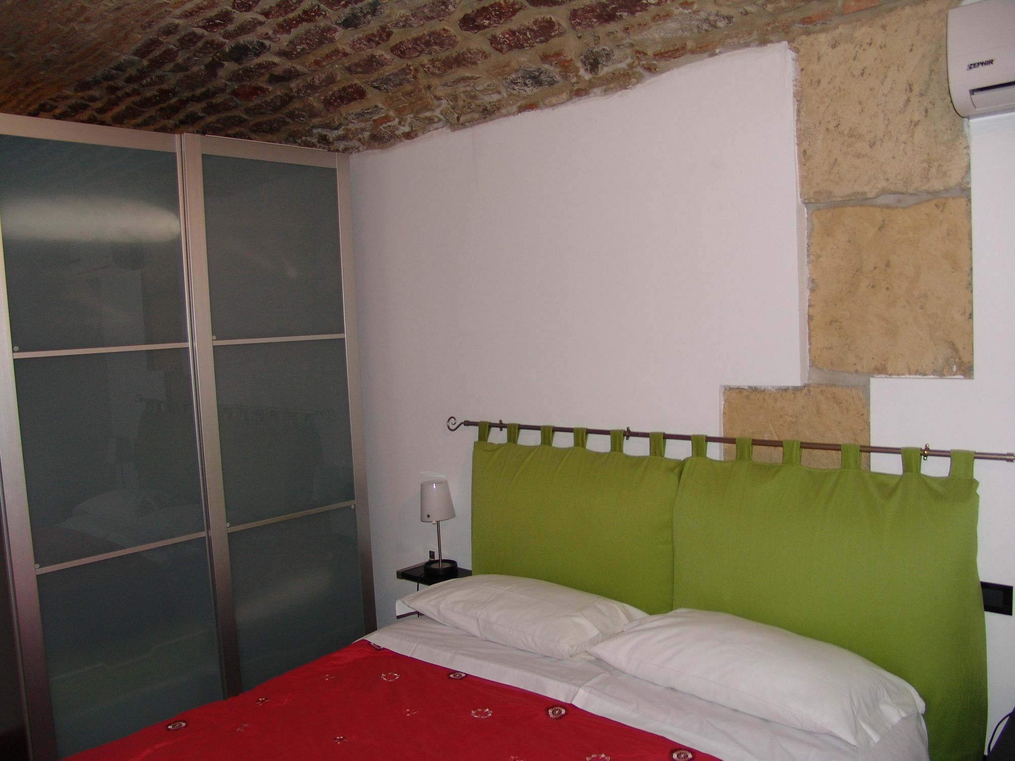 Incentro Apartments Милаццо Экстерьер фото
